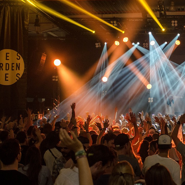 Stage lighting services in Qatar — DMX lighting, fixtures and rigging