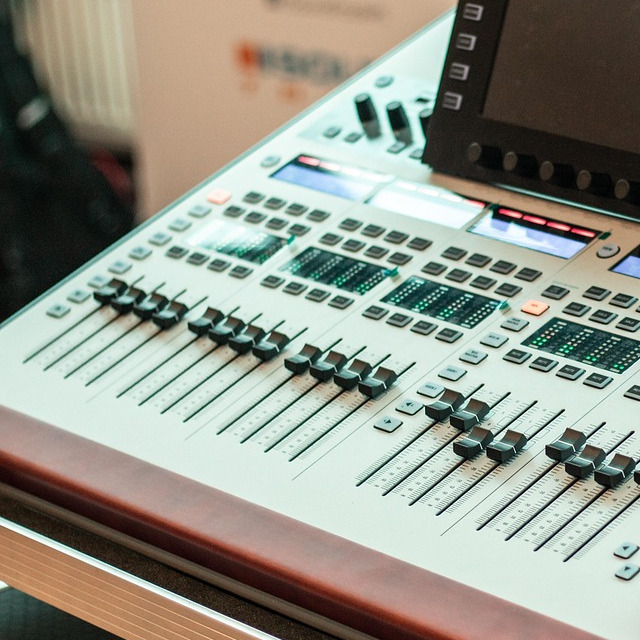 Pro Audio solutions in Qatar — sound systems, mixers and microphones by Musictech